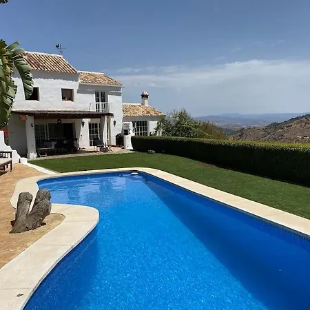 Charming Spanish In Beautiful Nature Villa Malaga